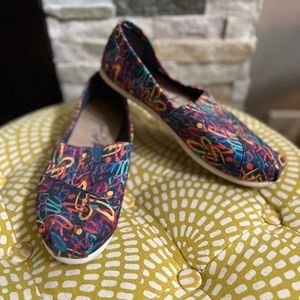 Tom’s flats size 10